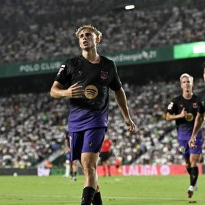 5-0血洗！2-2绝平！巴萨新援集体炸场，马竞核心被全场狂嘘，西甲一夜冰火两重天