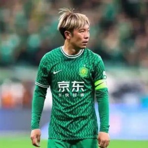 十多年前在德甲看饮水机，国安功勋今获外援盛赞：你应该去皇马或阿森纳